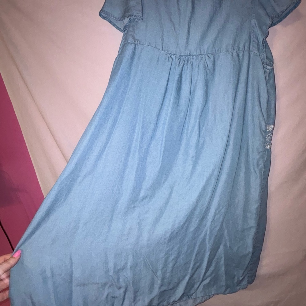 Old Navy Light Blue Midi Dress with White Embroidery - Picture 4 of 9